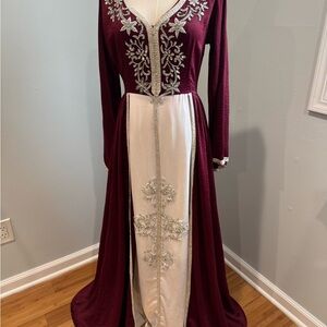 Elegant DUBAI  KAFTAN Burgundy and White Embroidered Dress
